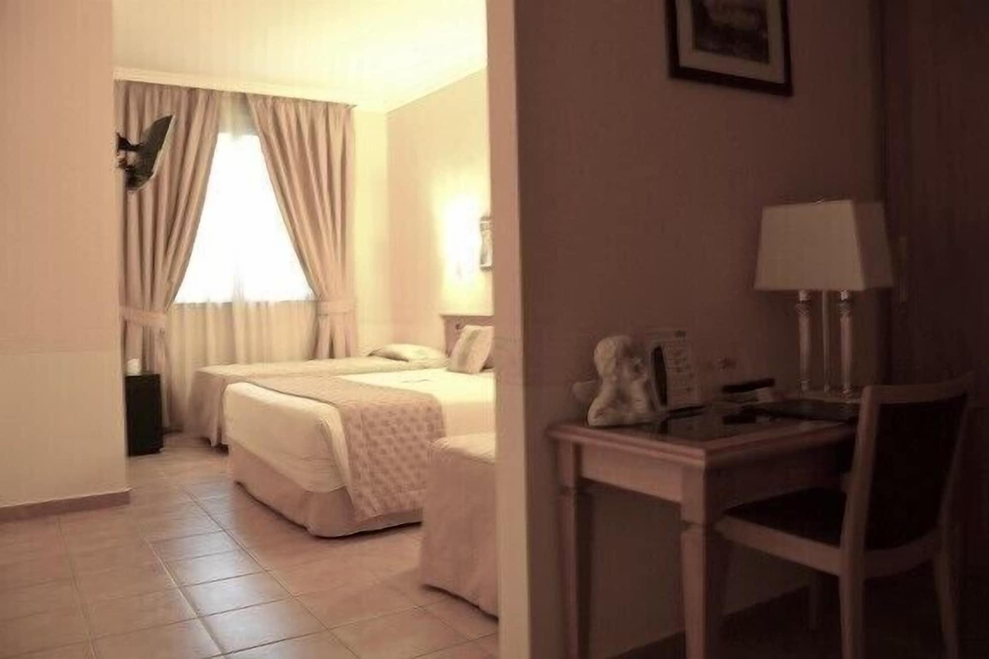 Seccy Hotel Boutique Art & Museum Fiumicino Buitenkant foto