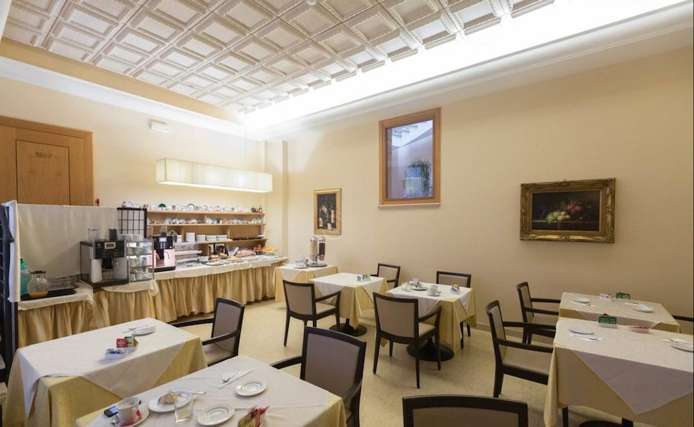 Seccy Hotel Boutique Art & Museum Fiumicino Buitenkant foto
