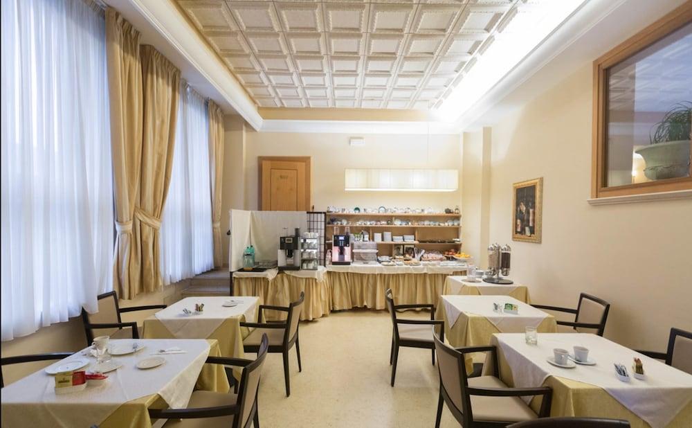 Seccy Hotel Boutique Art & Museum Fiumicino Buitenkant foto