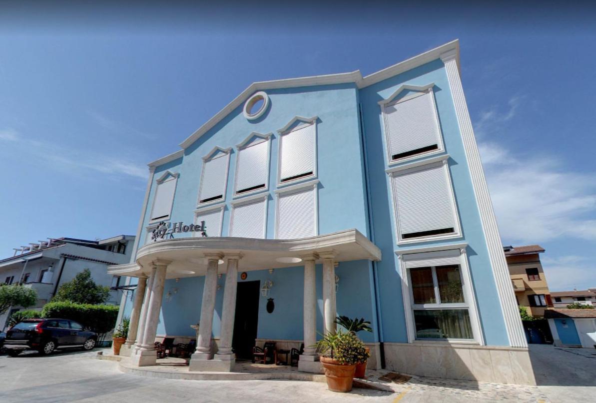 Seccy Hotel Boutique Art & Museum Fiumicino Buitenkant foto