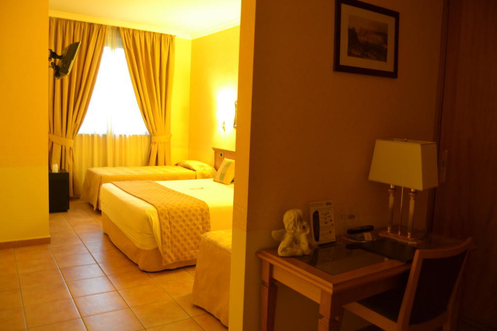 Seccy Hotel Boutique Art & Museum Fiumicino Kamer foto