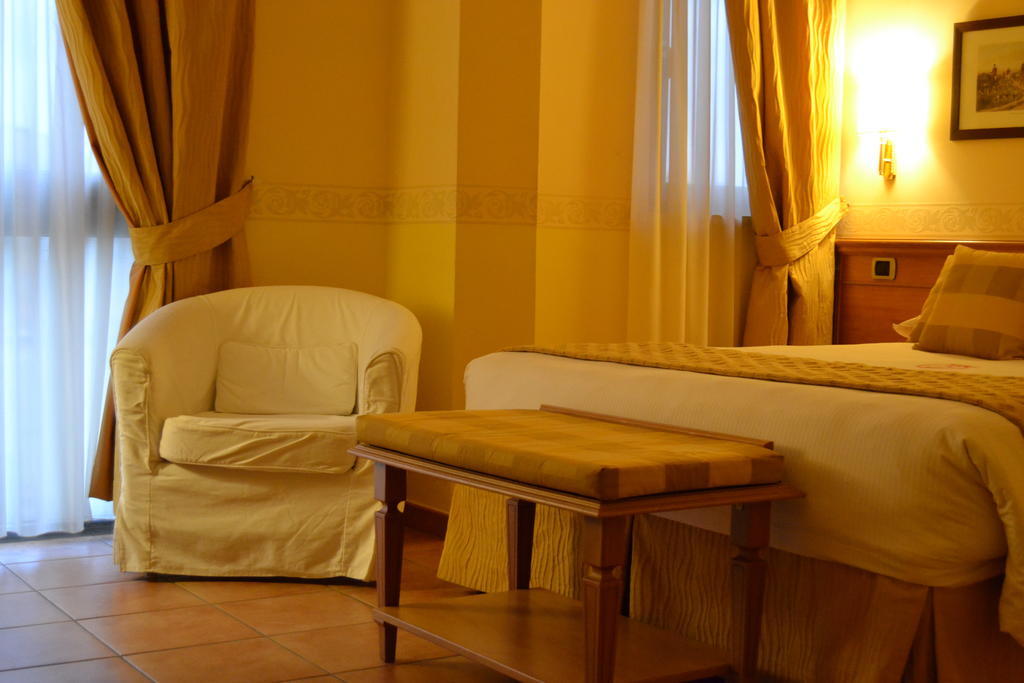 Seccy Hotel Boutique Art & Museum Fiumicino Kamer foto