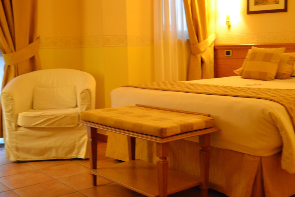 Seccy Hotel Boutique Art & Museum Fiumicino Kamer foto