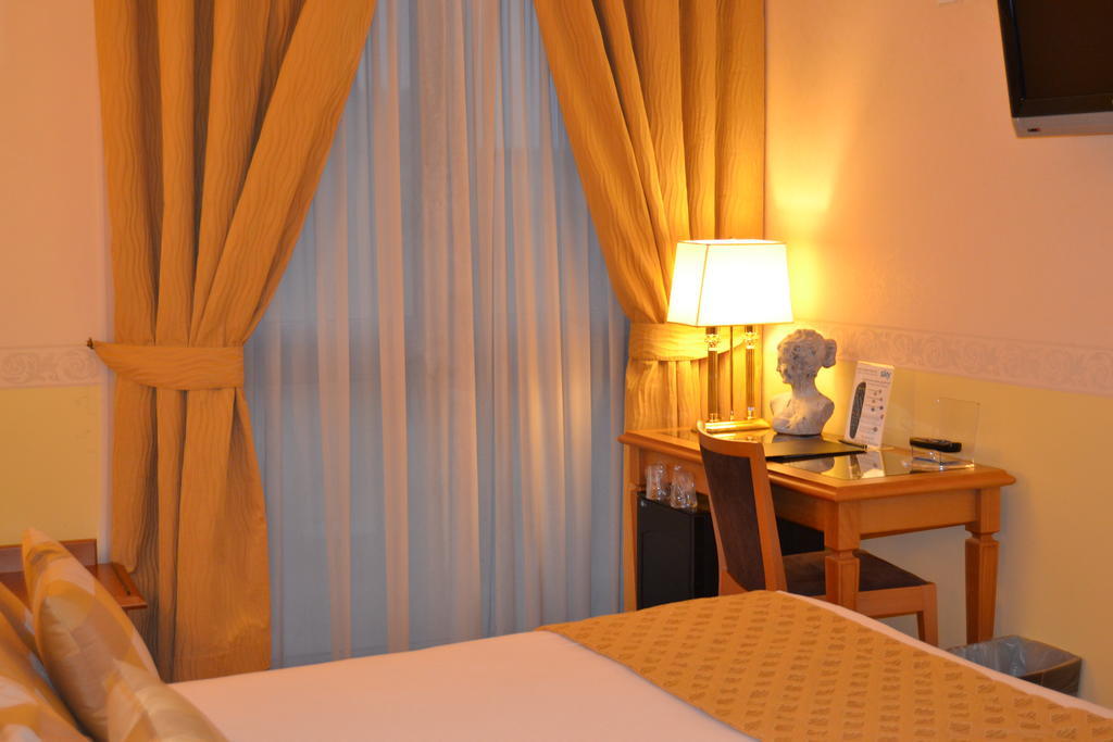 Seccy Hotel Boutique Art & Museum Fiumicino Kamer foto