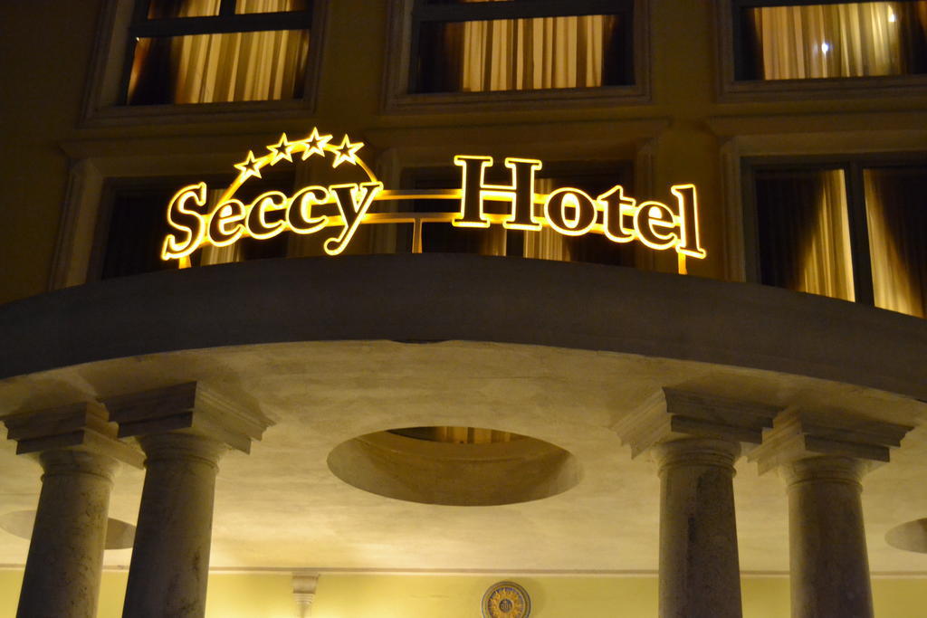 Seccy Hotel Boutique Art & Museum Fiumicino Buitenkant foto
